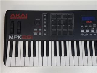 Akai Professional MPK 261 Performance Keyboard Controller